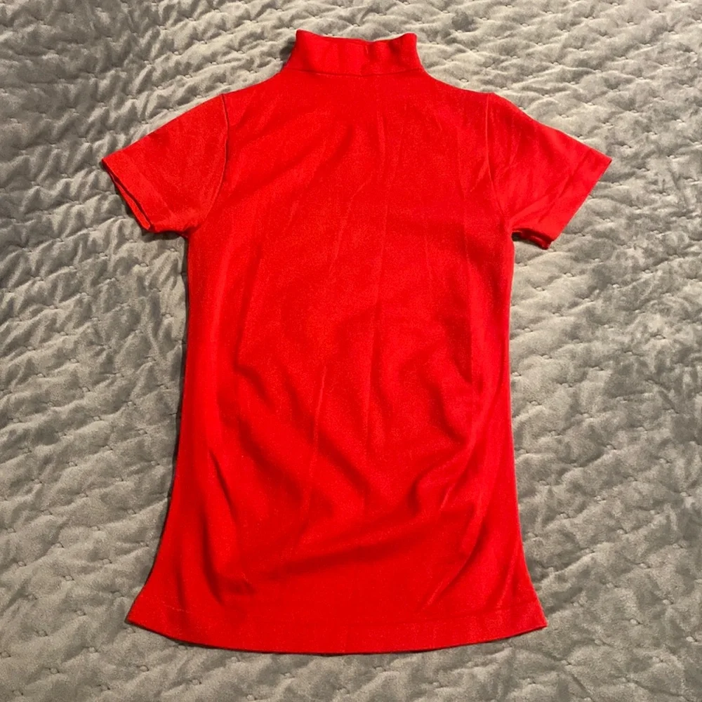 Red top - Picture 1 of 1